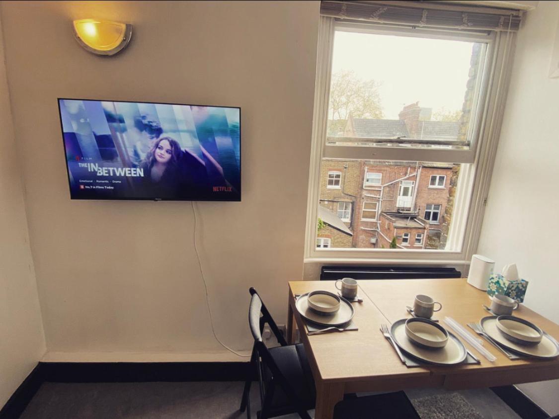 Complete 1 Bedroom Apartment With Wi-Fi, Kitchen, Tv In Heart Of Chiswick, London Exteriör bild